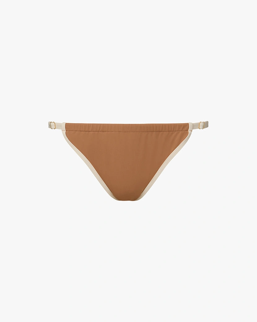 Verstellbarer gerüschter Po: Der perfekte Strandlook für dich! Sommer, Sonne, Sexy!